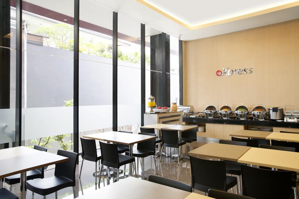 Amaris Hotel Pasar Baru Giacarta Esterno foto
