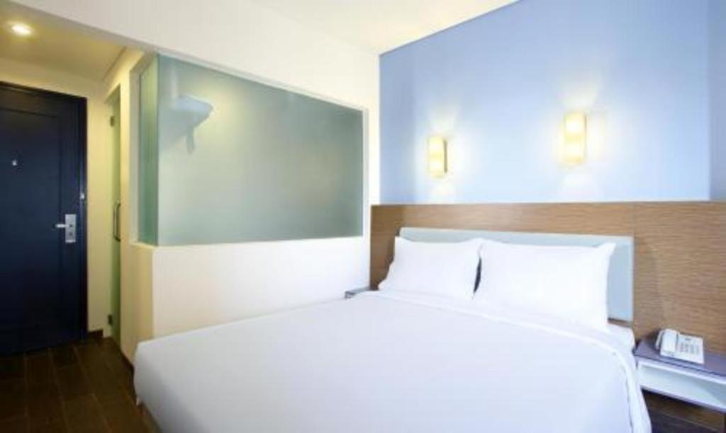 Amaris Hotel Pasar Baru Giacarta Esterno foto