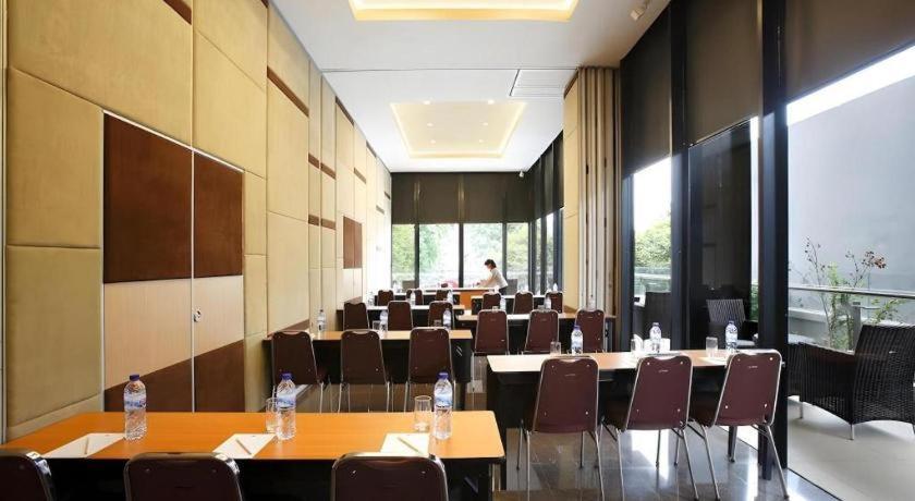 Amaris Hotel Pasar Baru Giacarta Esterno foto
